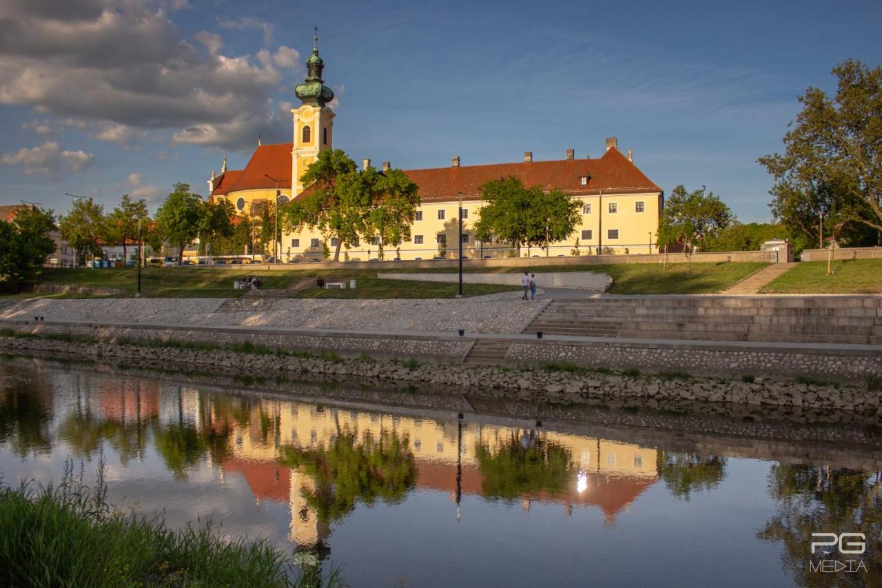 Hotel Klastrom Győr Extérieur photo
